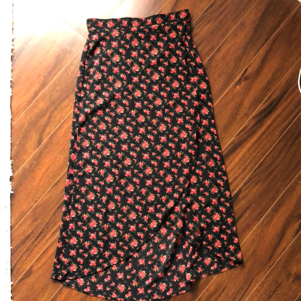 Gorgeous rose pattern faux-wrap maxi skirt